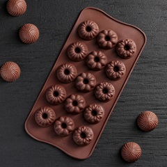 Силиконовая форма для конфет Кексы 15 ячеек
